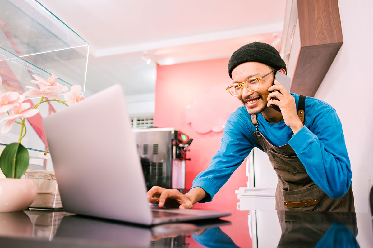 Small business operator using SolCast